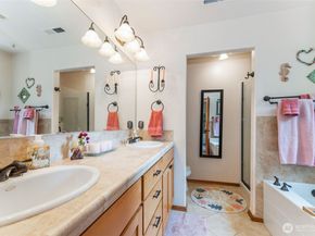 34059 Bridge View Drive NE, Kingston WA 98346
