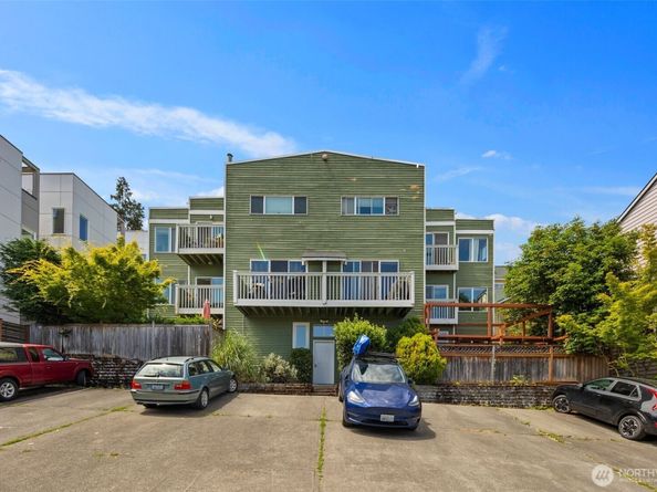 1812 25th Avenue C, Seattle WA 98122
