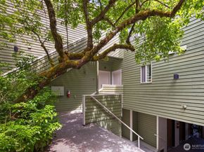 1812 25th Avenue C, Seattle WA 98122