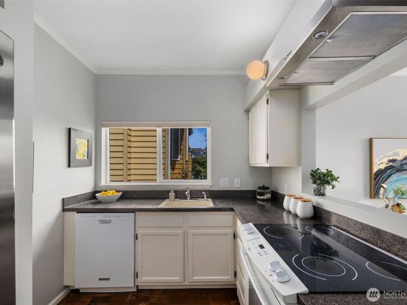 1812 25th Avenue C, Seattle WA 98122