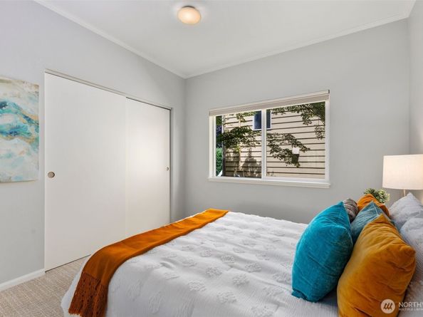 1812 25th Avenue C, Seattle WA 98122