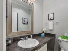1812 25th Avenue C, Seattle WA 98122