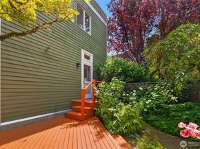 1812 25th Avenue C, Seattle WA 98122