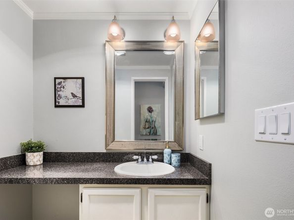 1812 25th Avenue C, Seattle WA 98122
