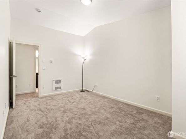 1019 NE 125th Street C, Seattle WA 98125