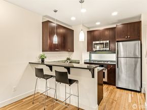 1019 NE 125th Street C, Seattle WA 98125