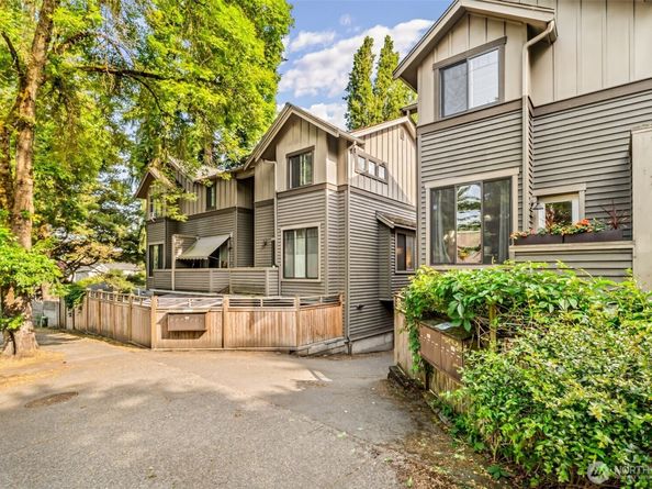 1019 NE 125th Street C, Seattle WA 98125