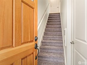 1019 NE 125th Street C, Seattle WA 98125