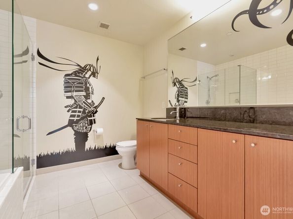 909 5th Ave 502, Seattle WA 98104