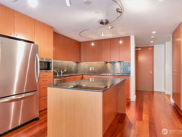 909 5th Ave 502, Seattle WA 98104