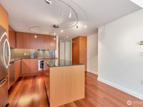 909 5th Ave 502, Seattle WA 98104