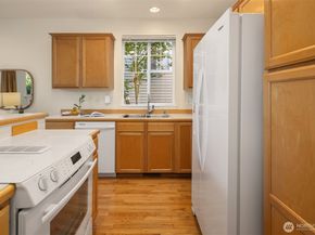 13021 NE 182nd Place B, Bothell WA 98011