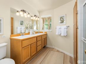13021 NE 182nd Place B, Bothell WA 98011