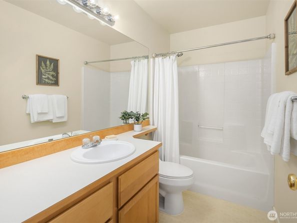 13021 NE 182nd Place B, Bothell WA 98011
