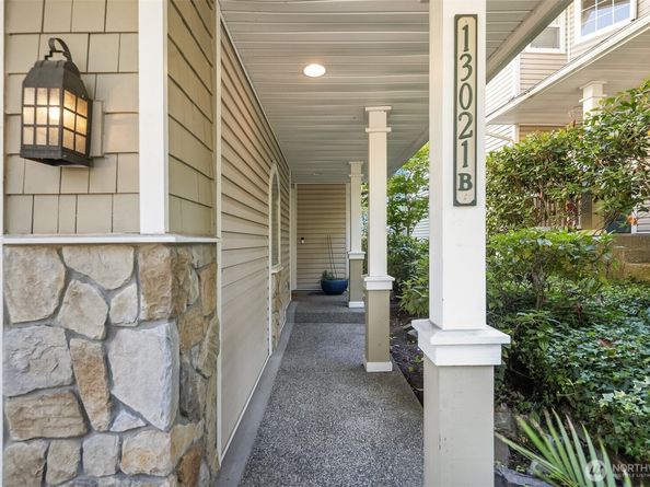 13021 NE 182nd Place B, Bothell WA 98011