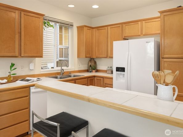 13021 NE 182nd Place B, Bothell WA 98011