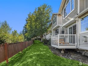 13021 NE 182nd Place B, Bothell WA 98011