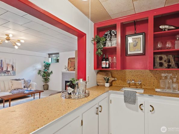 1604 28th Avenue W, Seattle WA 98199