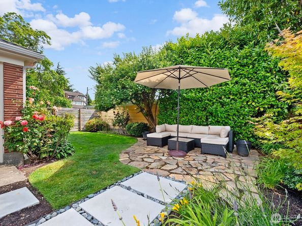 1604 28th Avenue W, Seattle WA 98199