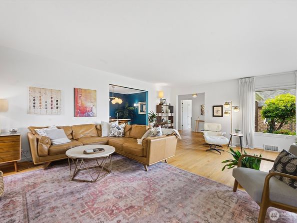 1604 28th Avenue W, Seattle WA 98199