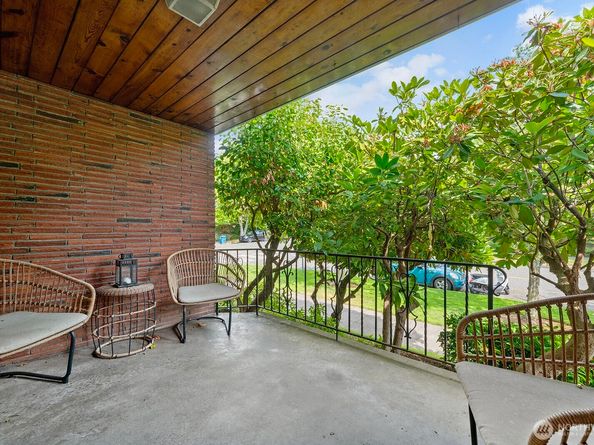 1604 28th Avenue W, Seattle WA 98199
