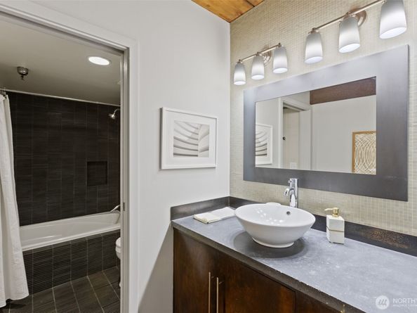 1507 Western Avenue R302, Seattle WA 98101