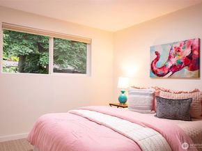 10761 Bill Point Crest NE, Bainbridge Island WA 98110
