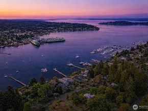 10761 Bill Point Crest NE, Bainbridge Island WA 98110