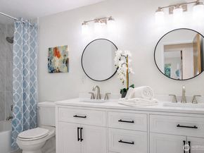 10761 Bill Point Crest NE, Bainbridge Island WA 98110