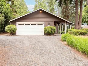 10761 Bill Point Crest NE, Bainbridge Island WA 98110