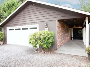 10761 Bill Point Crest NE, Bainbridge Island WA 98110
