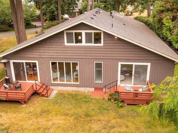 10761 Bill Point Crest NE, Bainbridge Island WA 98110