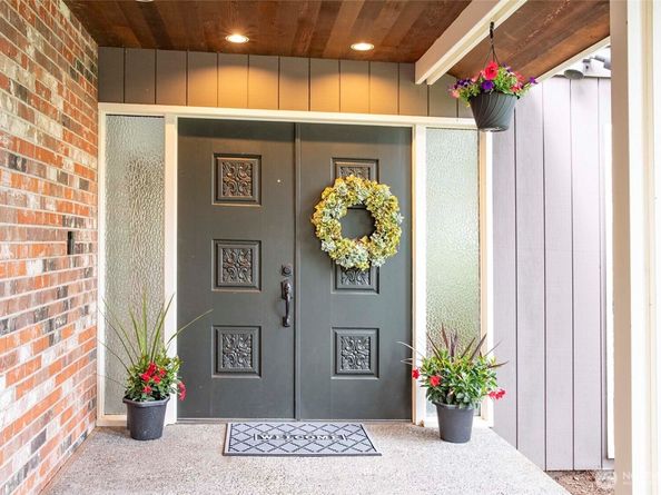 10761 Bill Point Crest NE, Bainbridge Island WA 98110