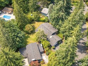 10761 Bill Point Crest NE, Bainbridge Island WA 98110