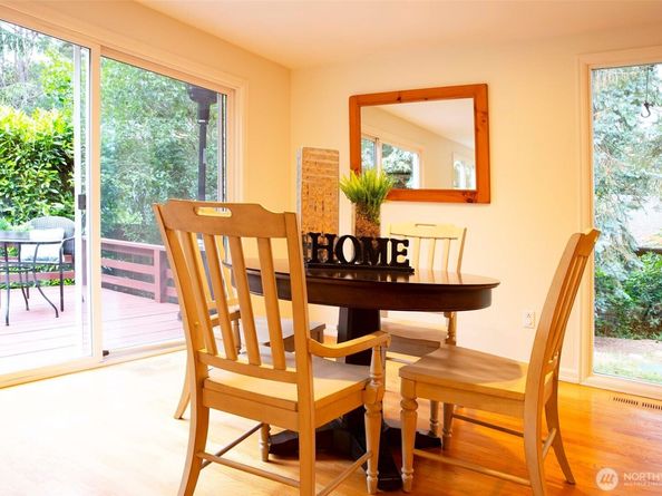 10761 Bill Point Crest NE, Bainbridge Island WA 98110