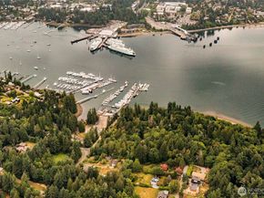 10761 Bill Point Crest NE, Bainbridge Island WA 98110