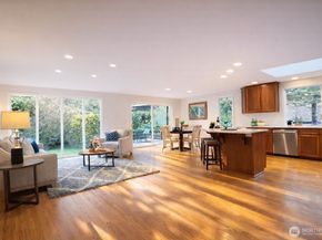 10761 Bill Point Crest NE, Bainbridge Island WA 98110