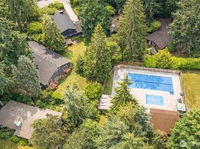 10761 Bill Point Crest NE, Bainbridge Island WA 98110