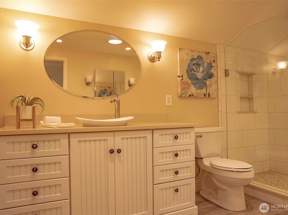 10761 Bill Point Crest NE, Bainbridge Island WA 98110