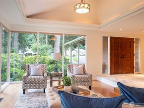 10761 Bill Point Crest NE, Bainbridge Island WA 98110