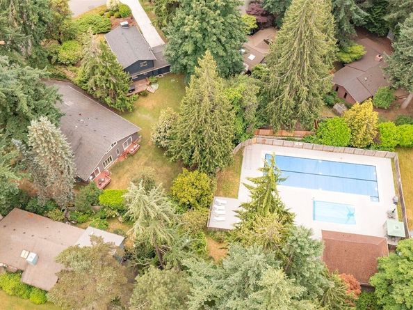 10761 Bill Point Crest NE, Bainbridge Island WA 98110