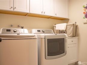 10761 Bill Point Crest NE, Bainbridge Island WA 98110