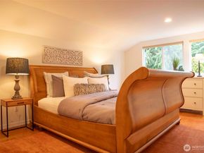 10761 Bill Point Crest NE, Bainbridge Island WA 98110