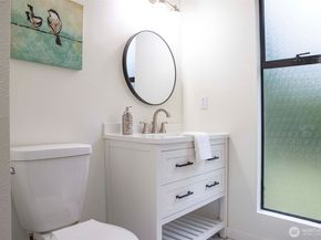 10761 Bill Point Crest NE, Bainbridge Island WA 98110