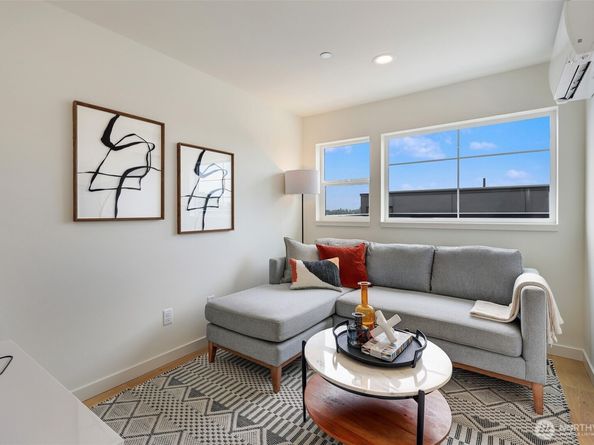 1307 31st Avenue S, Seattle WA 98144