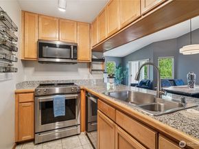 1707 NW 59th Street 302, Seattle WA 98107