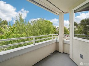 1707 NW 59th Street 302, Seattle WA 98107