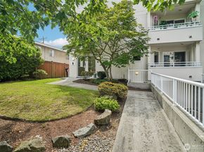 1707 NW 59th Street 302, Seattle WA 98107