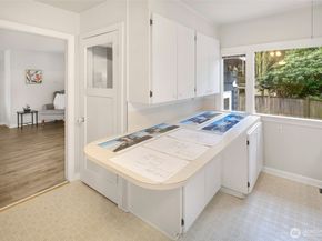 321 6th Avenue S, Kirkland WA 98033