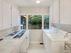 321 6th Avenue S, Kirkland WA 98033